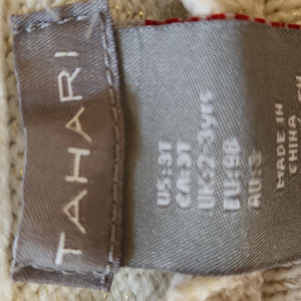 Tahari girls cream sweater with gold snowflakes and gold flecks size 3T - Picture 3 of 6